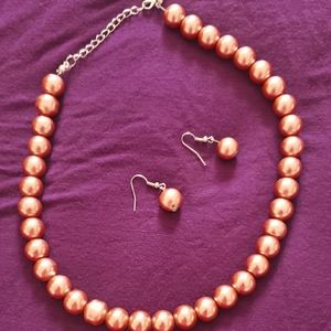 Classy necklace and drop earrings